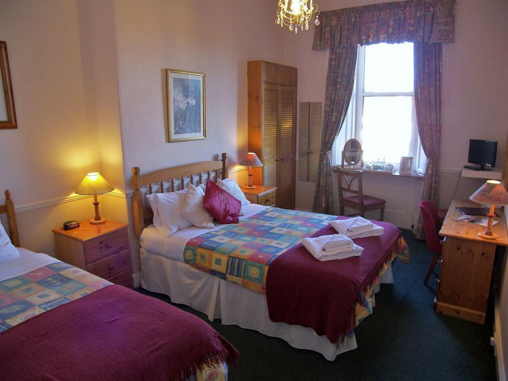 Comfort Triple Room with Shower